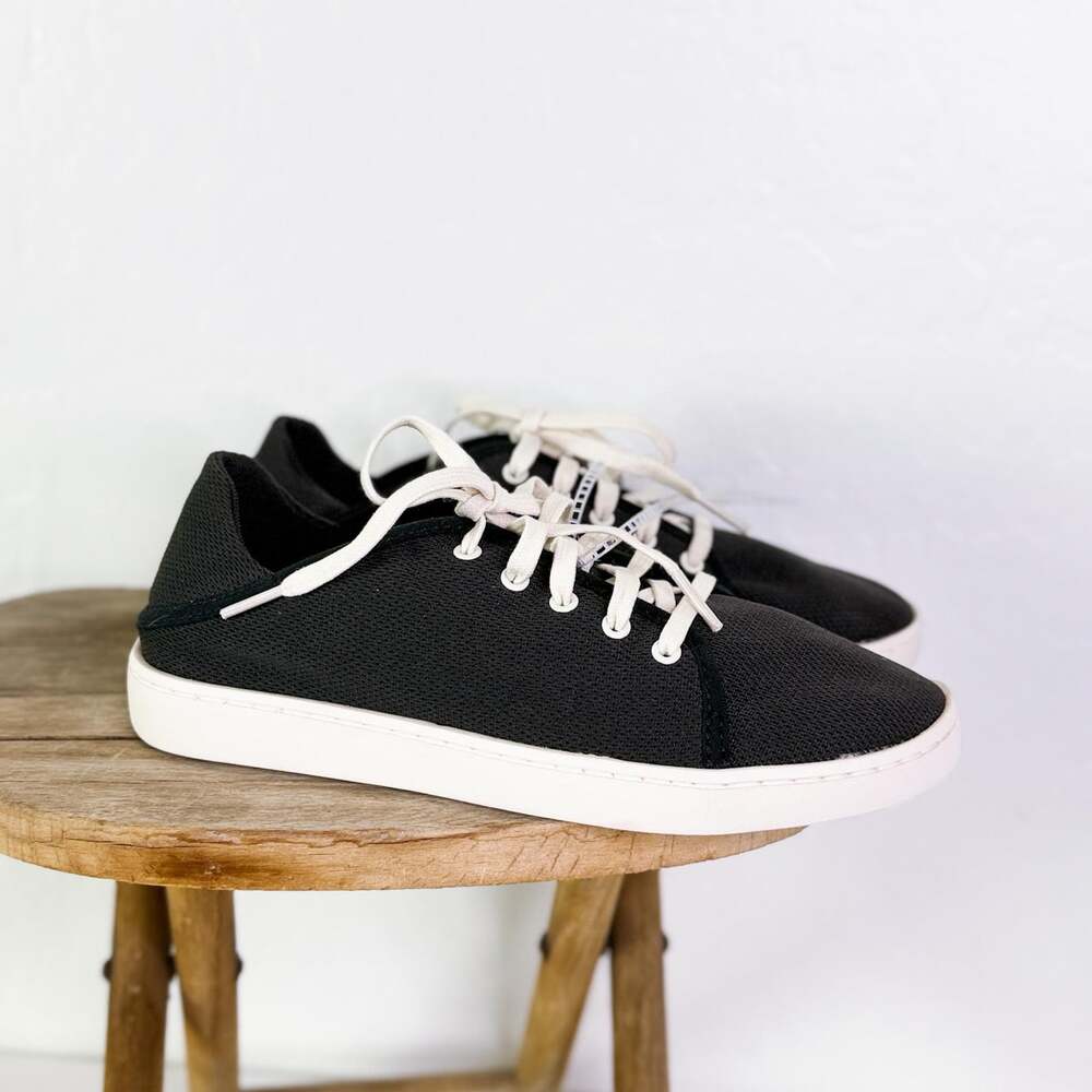 OluKai Pehuea Li Black Mesh Lace Up Sneakers White Sole Wet Grip Rubber sz 6 NEW